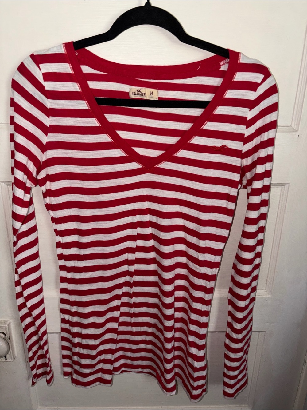 Hollister Red & White Striped V‑Neck Long Sleeve Shirt